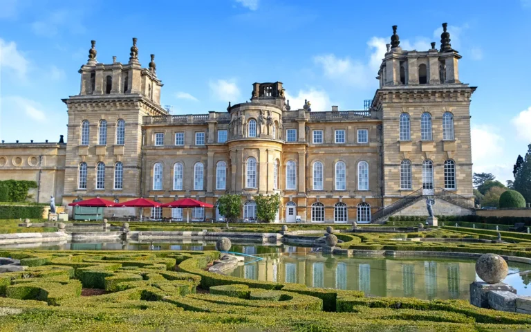 Luxury Holiday Homes The Ultimate Guide to Modern Travel Experiences